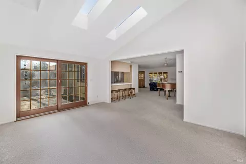 Living - 6 Oakhurst Pl, Santa Rosa, CA 95409 photo 7 of 7