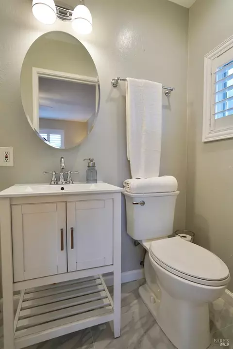 Bath - 3538 Baxter Ave, Napa, CA 94558 photo 2 of 4