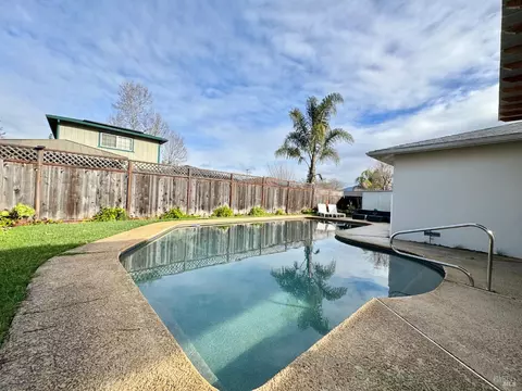 Exterior - 3538 Baxter Ave, Napa, CA 94558 photo 7 of 9