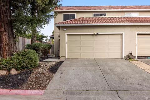 5 Fargo Ct, Rohnert Park, CA 94928