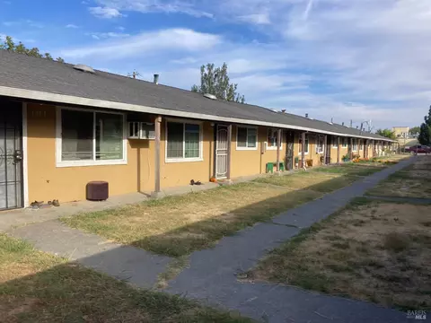 133 E Travis Blvd, Fairfield, CA 94533 photo 2