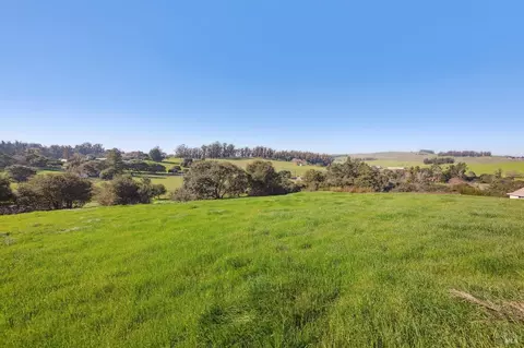 21 Valen Way, Petaluma, CA 94952