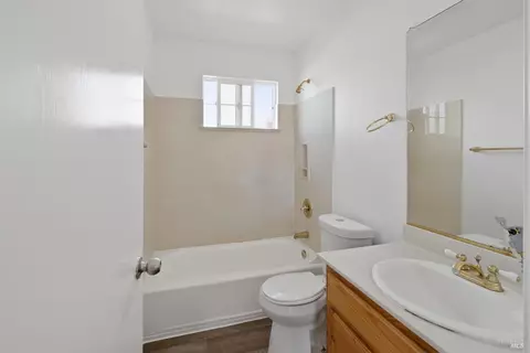 Bath - 712 Daniels Ave, Vallejo, CA 94590 photo 1 of 2