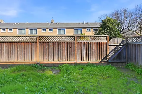 Exterior - 712 Daniels Ave, Vallejo, CA 94590 photo 7 of 11