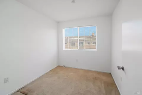 Bedroom - 712 Daniels Ave, Vallejo, CA 94590 photo 7 of 11