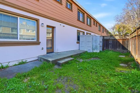 Exterior - 712 Daniels Ave, Vallejo, CA 94590 photo 9 of 11