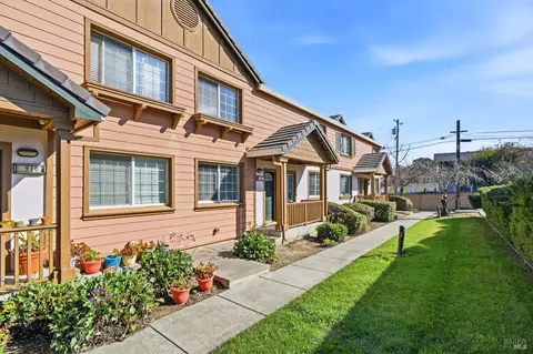 Exterior - 712 Daniels Ave, Vallejo, CA 94590 photo 4 of 11