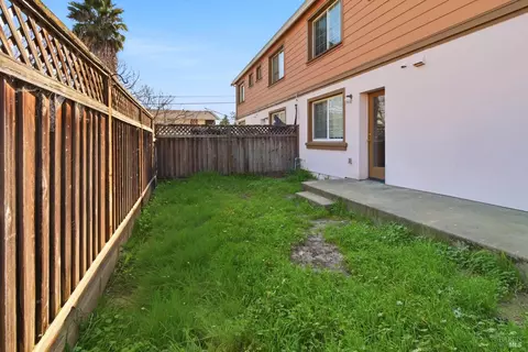 Exterior - 712 Daniels Ave, Vallejo, CA 94590 photo 8 of 11