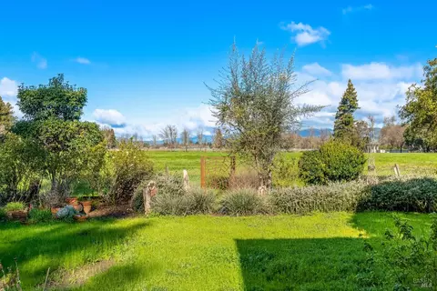 Exterior - 1100 Rutherford Rd, Rutherford, CA 94573 photo 4 of 5