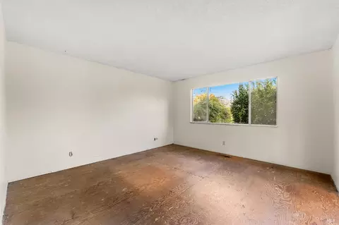 Bedroom - 1100 Rutherford Rd, Rutherford, CA 94573 photo 4 of 4