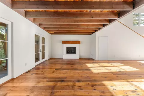 Living - 1100 Rutherford Rd, Rutherford, CA 94573 photo 6 of 13