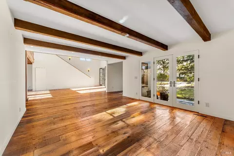 Living - 1100 Rutherford Rd, Rutherford, CA 94573 photo 3 of 13
