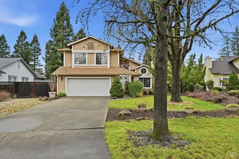 Exterior - 327 Blazing Star Ct, Windsor, CA 95492 photo 8 of 9