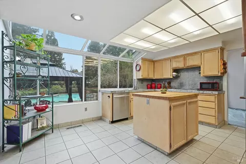 Kitchen - 327 Blazing Star Ct, Windsor, CA 95492 photo 1 of 5