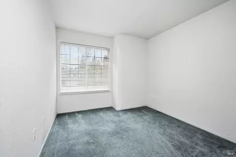 Bedroom - 327 Blazing Star Ct, Windsor, CA 95492 photo 7 of 7