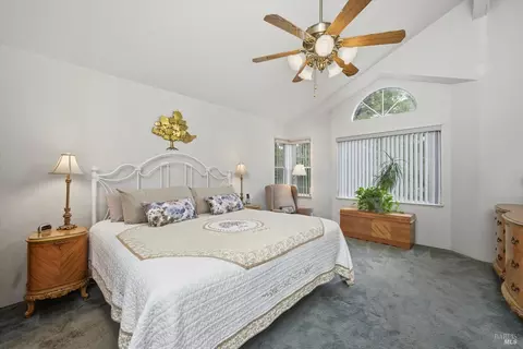 Bedroom - 327 Blazing Star Ct, Windsor, CA 95492 photo 2 of 7