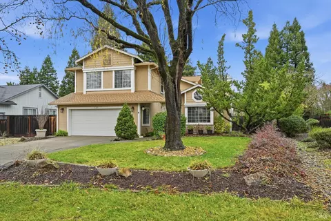327 Blazing Star Ct, Windsor, CA 95492