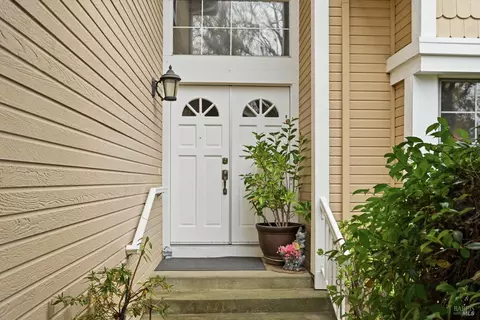Entry Way - 327 Blazing Star Ct, Windsor, CA 95492 photo 2 of 4