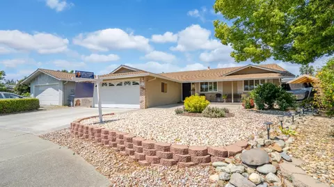 214 Arrowhead Dr, Vacaville, CA 95687