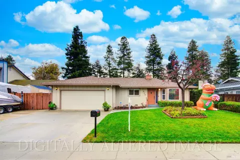 835 Royal Elf Ct, Dixon, CA 95620