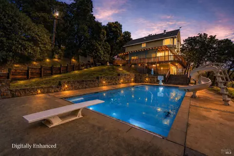 1450 Deerwood Dr, Ukiah, CA 95482