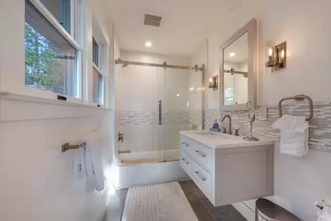 Bath - 2557 Trinity Rd, Glen Ellen, CA 95442 photo 1 of 6