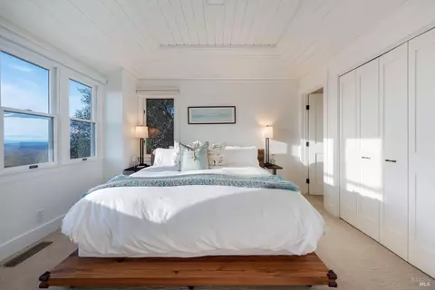 Bedroom - 2557 Trinity Rd, Glen Ellen, CA 95442 photo 2 of 5