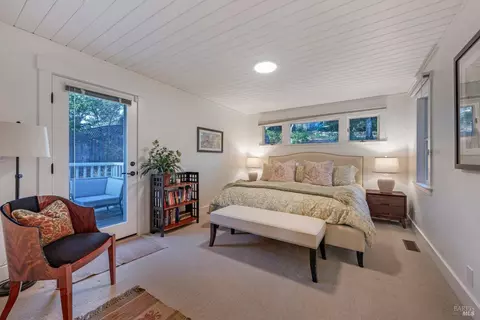 Bedroom - 2557 Trinity Rd, Glen Ellen, CA 95442 photo 3 of 5