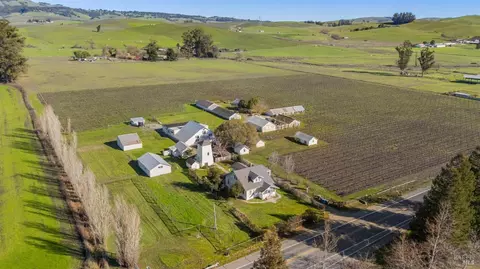 3957 Lakeville Hwy, Petaluma, CA 94954