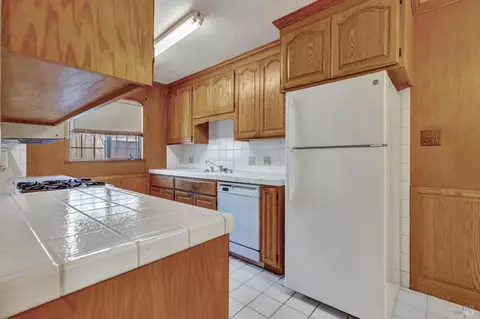 Kitchen - 1741 Hellings Ave, Richmond, CA 94801 photo 2 of 3