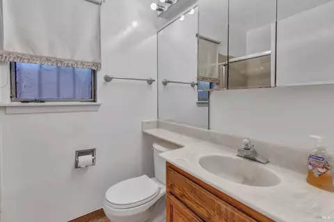 Bath - 1741 Hellings Ave, Richmond, CA 94801 photo 1 of 2