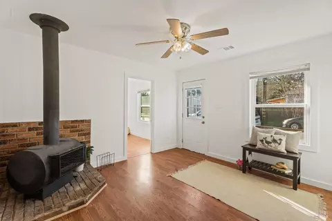 Living - 309 E Valley St, Willits, CA 95490 photo 2 of 2