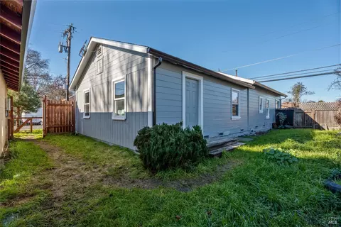 Exterior - 309 E Valley St, Willits, CA 95490 photo 1 of 4