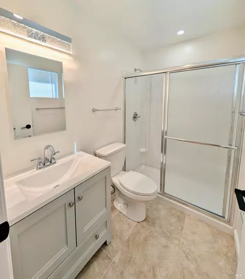 Bath - 1815 Mini Dr, Vallejo, CA 94589 photo 1 of 3