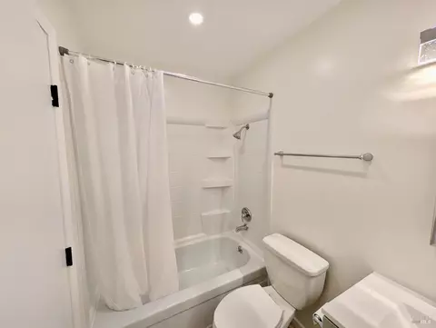 Bath - 1815 Mini Dr, Vallejo, CA 94589 photo 3 of 3
