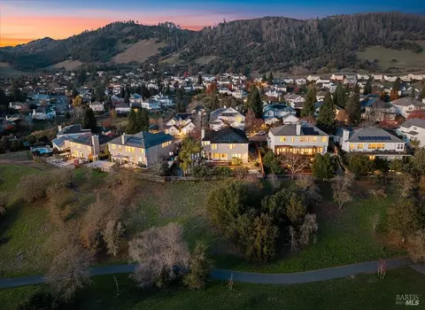 5866 Sailing Hawk Ave, Santa Rosa, CA 95409
