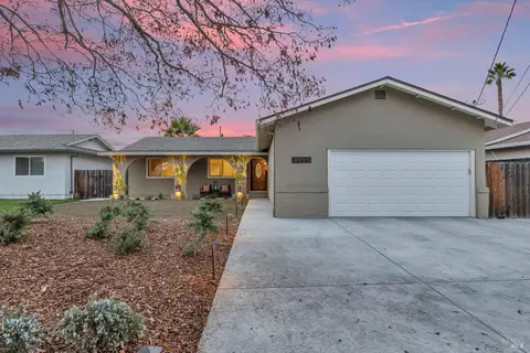 3955 Briarwood St, Napa, CA 94558