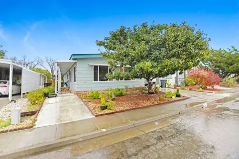 40 Westgate Cir, Santa Rosa, CA 95401