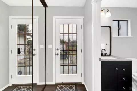 Entry Way - 292 Woolner Ct, Fairfield, CA 94533 photo 1 of 2
