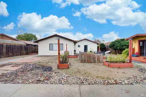 Exterior - 292 Woolner Ct, Fairfield, CA 94533 photo 7 of 17