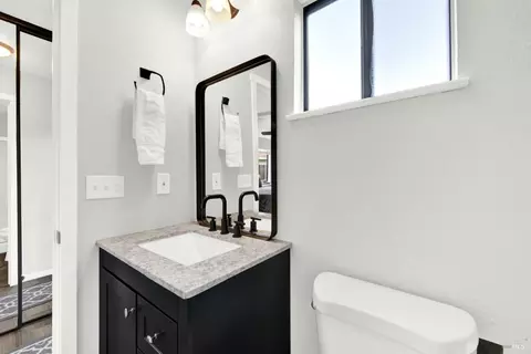 Bath - 292 Woolner Ct, Fairfield, CA 94533 photo 2 of 4