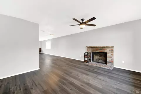 Living - 292 Woolner Ct, Fairfield, CA 94533 photo 1 of 7