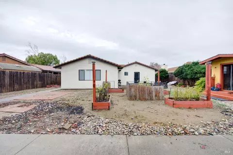 Exterior - 292 Woolner Ct, Fairfield, CA 94533 photo 8 of 17
