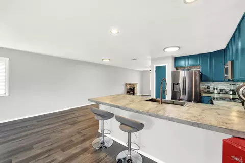Kitchen - 292 Woolner Ct, Fairfield, CA 94533 photo 4 of 9