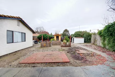 Exterior - 292 Woolner Ct, Fairfield, CA 94533 photo 4 of 17