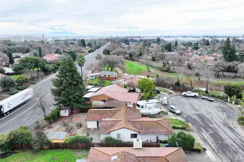 View/Area - 292 Woolner Ct, Fairfield, CA 94533 photo 2 of 9