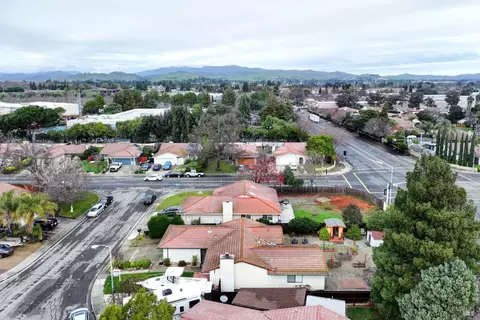 View/Area - 292 Woolner Ct, Fairfield, CA 94533 photo 3 of 9
