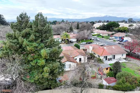 View/Area - 292 Woolner Ct, Fairfield, CA 94533 photo 7 of 9