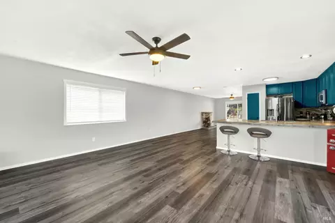 Living - 292 Woolner Ct, Fairfield, CA 94533 photo 7 of 7