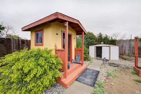 Exterior - 292 Woolner Ct, Fairfield, CA 94533 photo 13 of 17